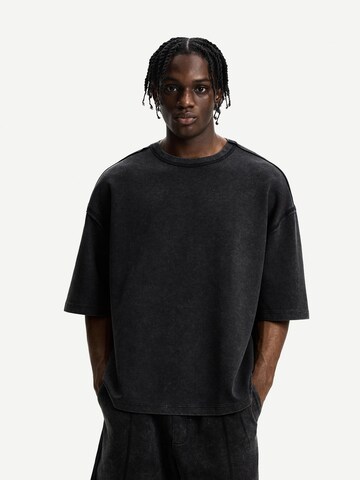 Bershka Тениска в черно: отпред