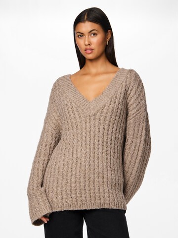 PIECES Pullover i overstørrelse 'PCNALISA' i brun: forside