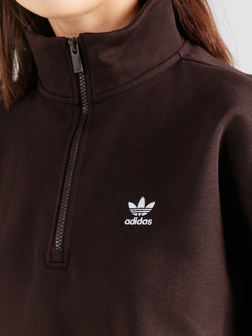 ADIDAS ORIGINALS Bluzka sportowa 'ESS' w kolorze brązowy