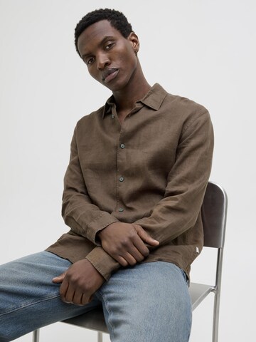 Coupe regular Chemise JACK & JONES en marron