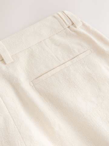 regular Pantaloni con pieghe di Next in beige