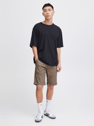 !Solid Regular Chinoshorts 'Montijo' in Braun
