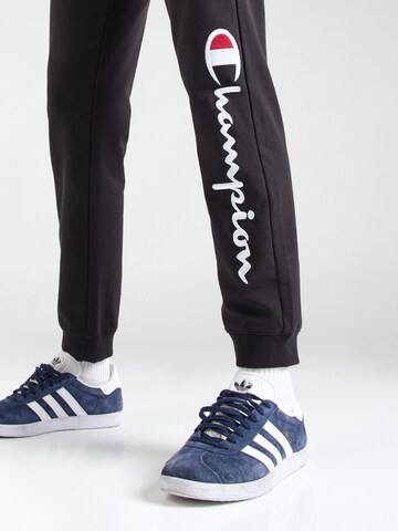 Tapered Pantaloni di Champion Authentic Athletic Apparel in nero