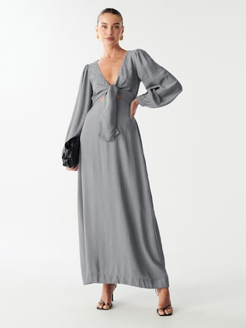 Rochie 'FRESCA' de la St MRLO pe gri