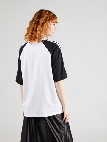 Tricou de la ADIDAS ORIGINALS pe alb