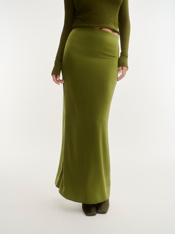 ABOUT YOU x Laura Giurcanu - Falda en verde: frente