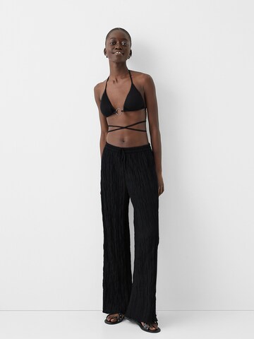 Bershka Wide Leg Housut värissä musta