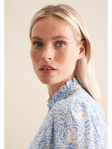 SEIDENSTICKER Blouse 'Schwarze Rose' in Blauw