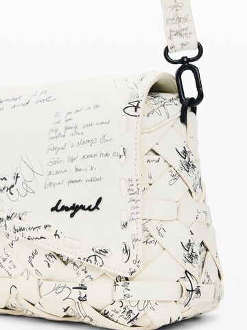 Geantă de umăr de la Desigual pe alb