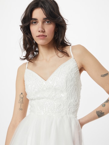 Robe de cocktail Laona en blanc