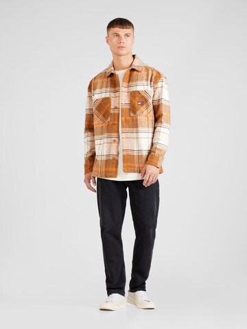 Tommy Jeans Comfort fit Button Up Shirt in Brown