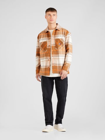 Tommy Jeans Comfort fit Koszula w kolorze brązowy