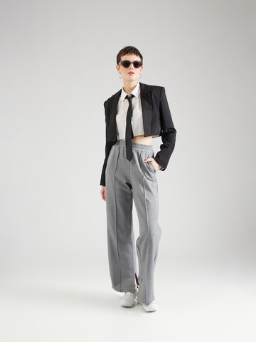 Regular Pantalon à pince QS en gris