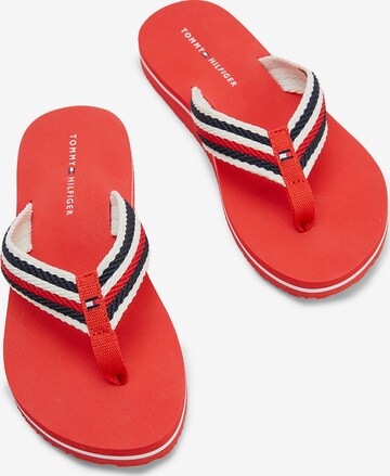 TOMMY HILFIGER Teenslipper in Rood