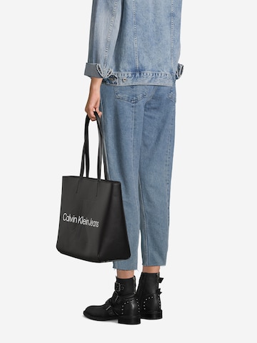 Calvin Klein Jeans Shopper - Čierna