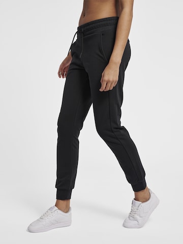 Hummel Tapered Sportbroek 'Noni' in Zwart: voorkant