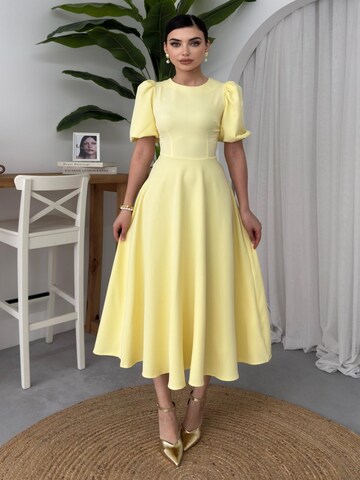 WOMAN VISION Kleid in Gelb: Vorderseite