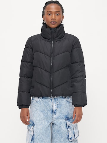 Veste mi-saison 'VMLIGARIO' Vero Moda Petite en noir : devant