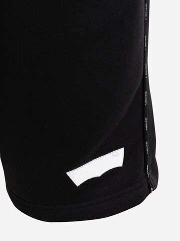 LEVI'S ® Regular Shorts 'Graphic Piping Short' in Schwarz