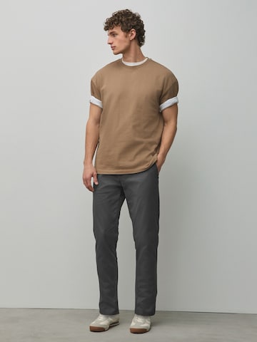 Next - Slimfit Pantalón chino en gris