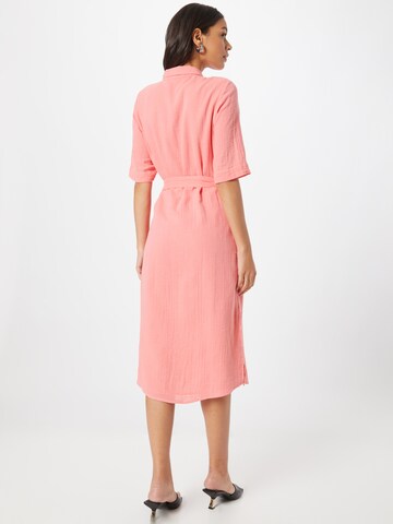 PIECES Sukienka koszulowa 'Stina' w kolorze różowy