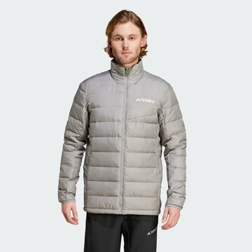 ADIDAS TERREX - Chaqueta de montaña en gris: frente