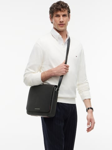 TOMMY HILFIGER Сумка-мессенджер в Черный