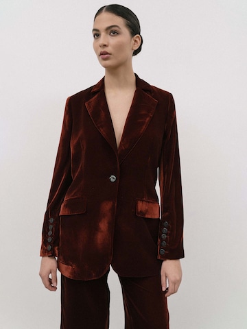 Sacou de la 4TAILORS pe maro: față