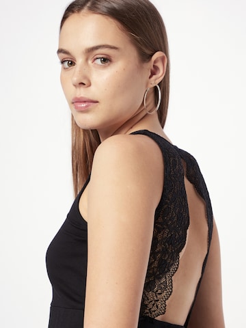 ABOUT YOU Top in Black