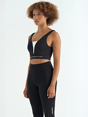 Tommy Life - Top desportivo em preto