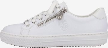 Baskets basses Rieker en blanc