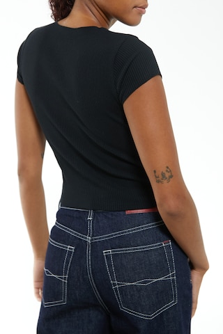 BDG Urban Outfitters Тениска 'Nola' в черно