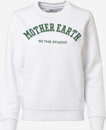 92 The Studio Sweatshirt 'Mother Earth' in Weiß: predná strana