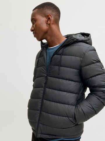 Giacca invernale di JACK & JONES in nero