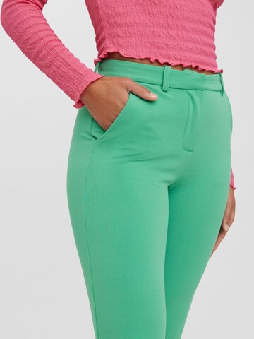 regular Pantaloni 'Zamira' di VERO MODA in verde