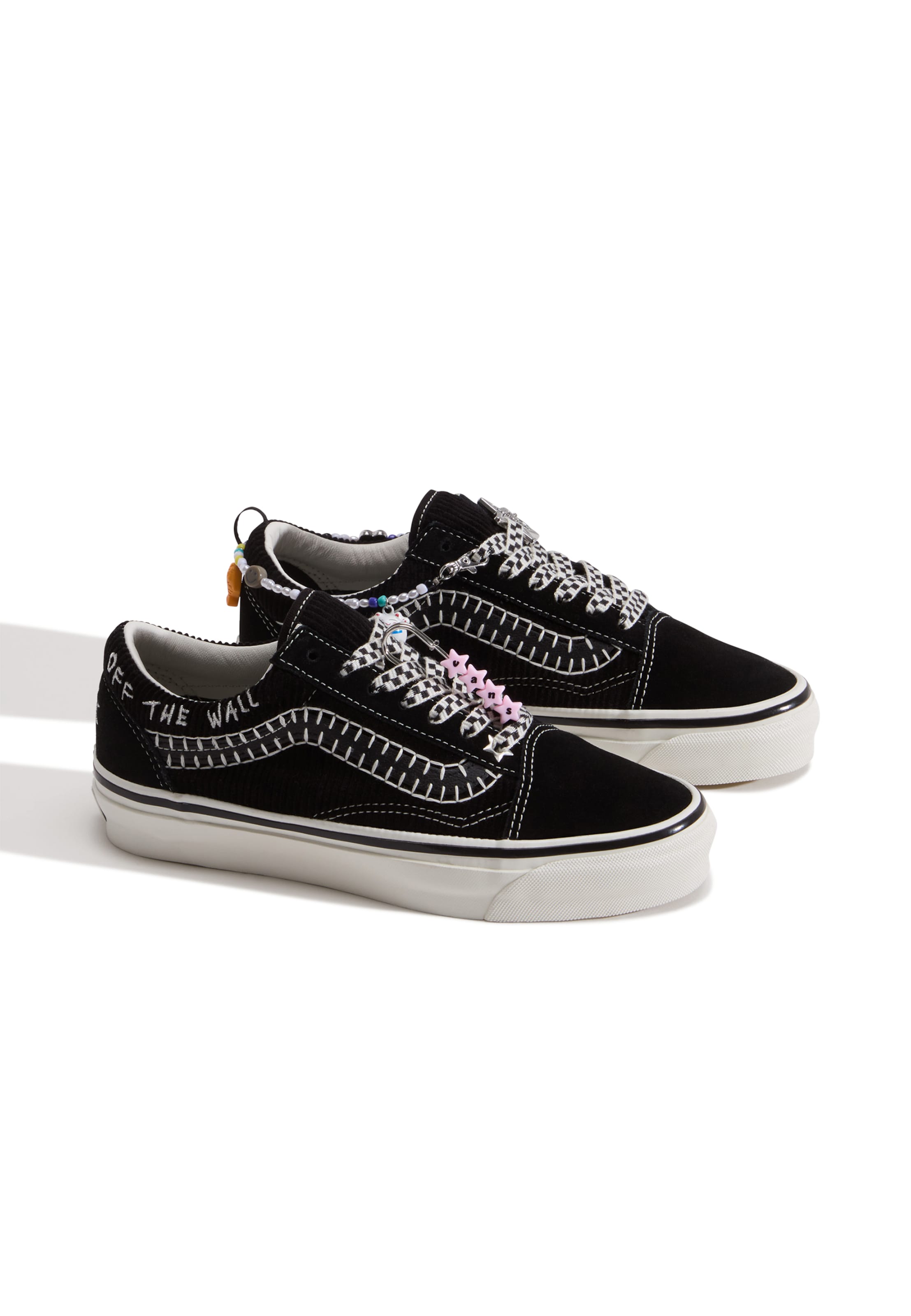 Baskets basses 'Old Skool Charms' VANS en noir