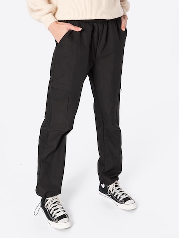 SISTERS POINT Loose fit Cargo Pants 'VUJA' in Black: front