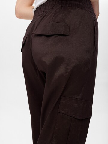 NÜMPH Regular Broek ' NUSUSAN ' in Bruin