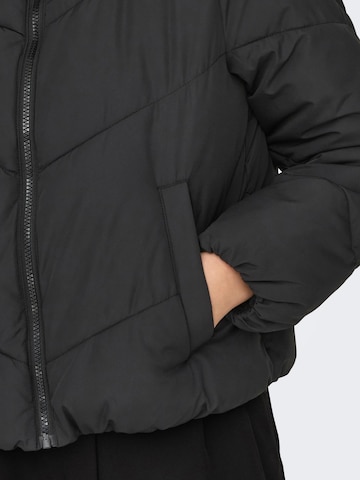 Veste mi-saison 'MAGGI' ONLY en noir