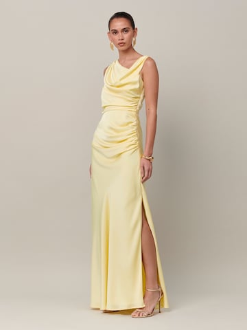 Sável - Vestido de festa 'Poppie' em amarelo