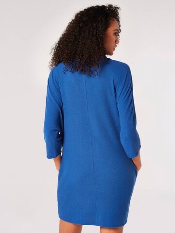 Robes en maille Apricot en bleu