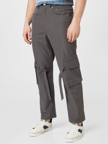 Regular Pantalon cargo Mennace en gris : devant