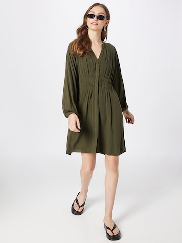 Robe ABOUT YOU en vert