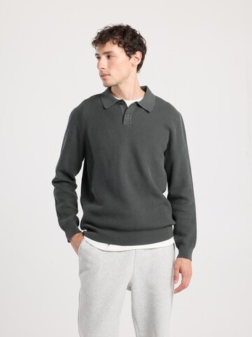 Pull-over America Today en gris : devant