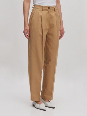 EDITED Loose fit Trousers 'Shari' in Beige: front