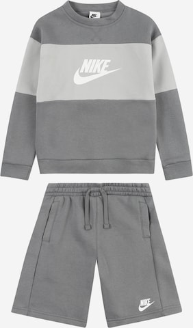 Nike Sportswear Joggingpak in Grijs: voorkant