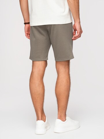 regular Pantaloni sportivi di Ombre in verde