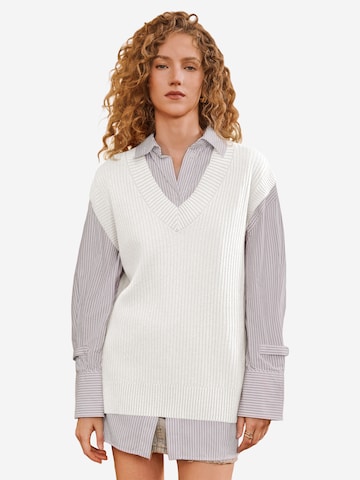 Imily Bela Sweater in White: front
