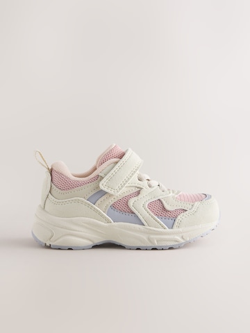 Baskets Next en blanc