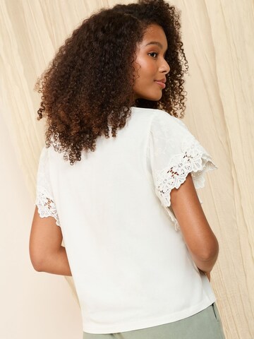 Friends Like These Shirt in Beige